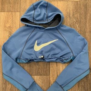 Cropped Nike Hoodie